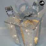 Διακοσμητικό Κουτί Χριστουγεννιάτικο Δώρο 30LED Μπαταρίας Ασημί 21Χ21cm  27-00533